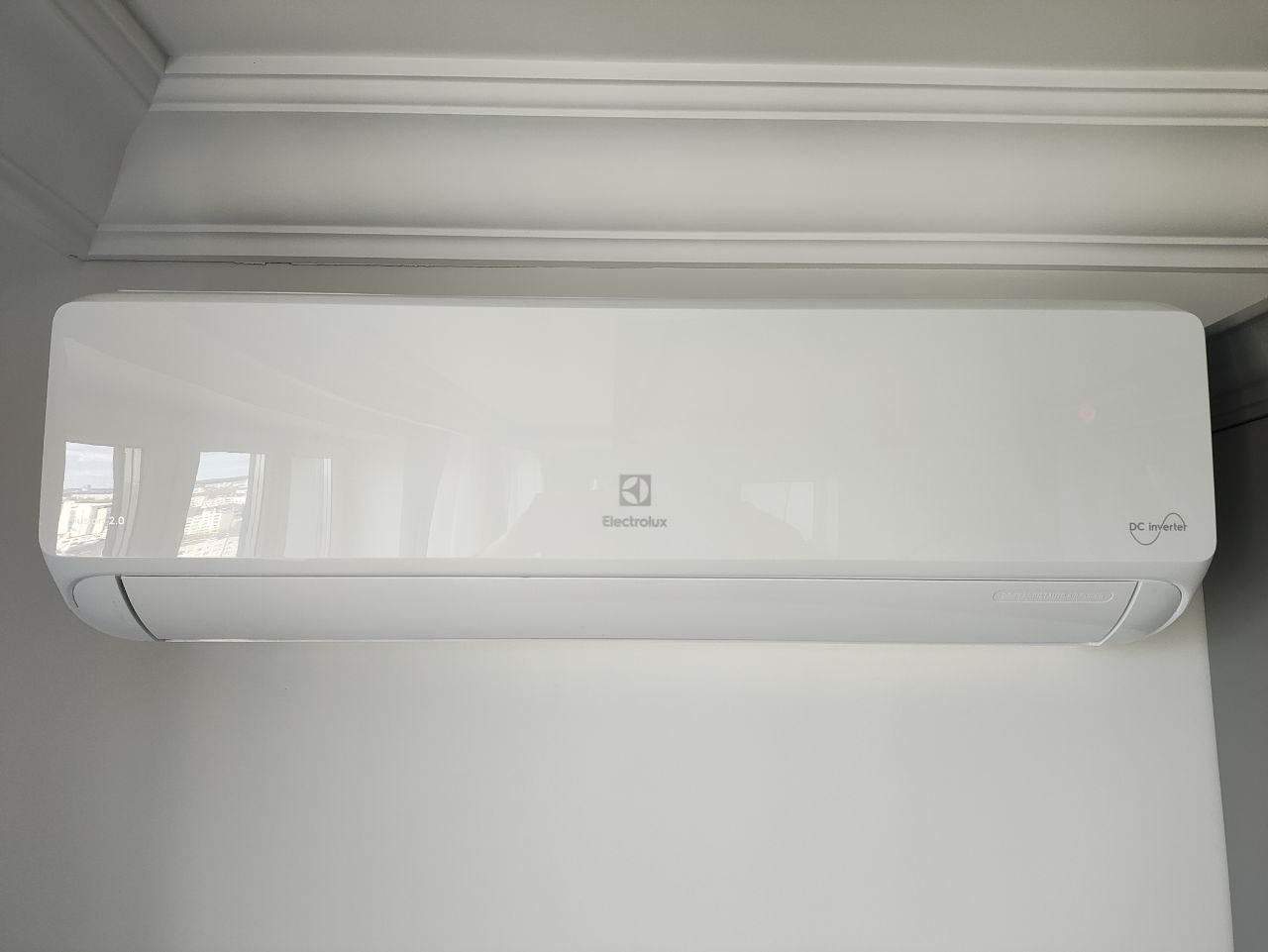 Кондиционер Electrolux Fusion 2.0 Super DC Inverter EACS/I-24HF2/N8